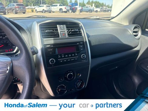 Used 2016 Nissan Versa SV w/ SV Appearance Package FWD image 16