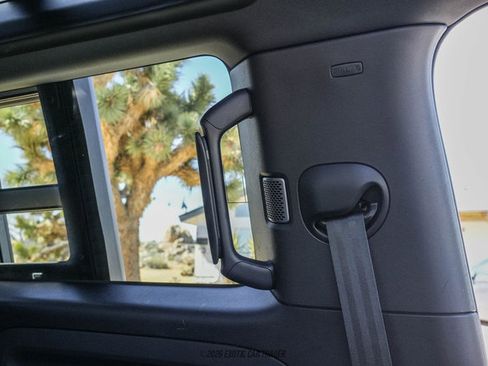 Used 2023 Land Rover Defender 90 X-Dynamic SE image 65