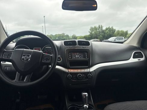 Used 2020 Dodge Journey SE w/ Blacktop Package FWD image 11