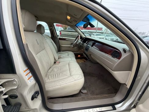 Used 2003 Lincoln Town Car Cartier image 16