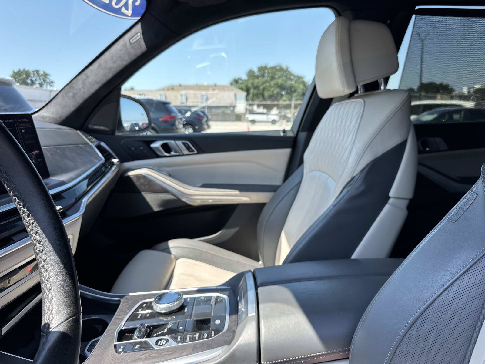 Used 2023 BMW X7 xDrive40i w/ Executive Package AWD/4WD image 17