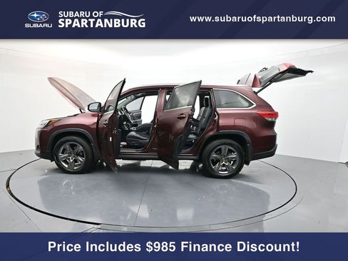 Used 2018 Toyota Highlander Limited Platinum image 37