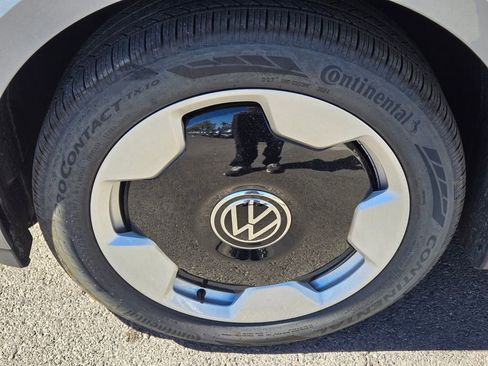 New 2025 Volkswagen ID. Buzz Pro S Plus RWD image 5