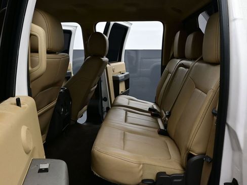 Used 2015 Ford F250 Lariat w/ Chrome Package image 15