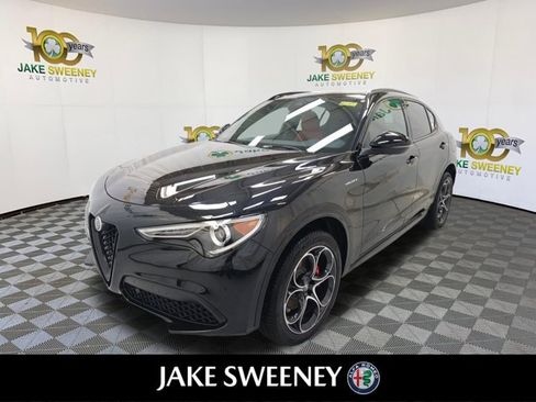 Used 2022 Alfa Romeo Stelvio Veloce AWD/4WD image 4
