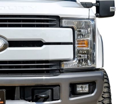 Used 2019 Ford F250 Lariat w/ Lariat Value Package image 55