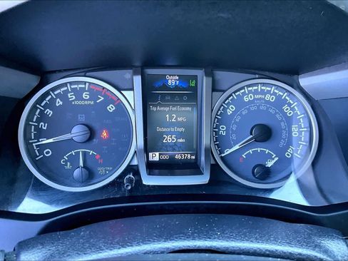 Used 2023 Toyota Tacoma SR5 AWD/4WD image 24