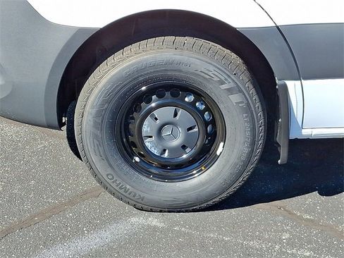 Used 2025 Mercedes-Benz Sprinter 2500 image 8