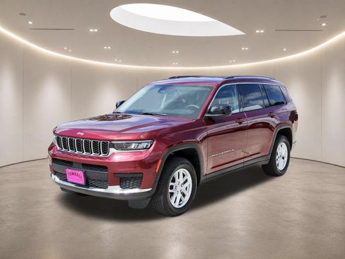 Used 2023 Jeep Grand Cherokee L Laredo RWD image 3
