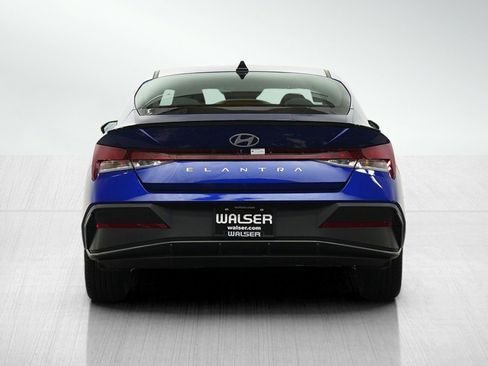 Used 2025 Hyundai Elantra Sport FWD image 4