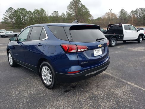Used 2022 Chevrolet Equinox LT w/ Driver Convenience Package image 4