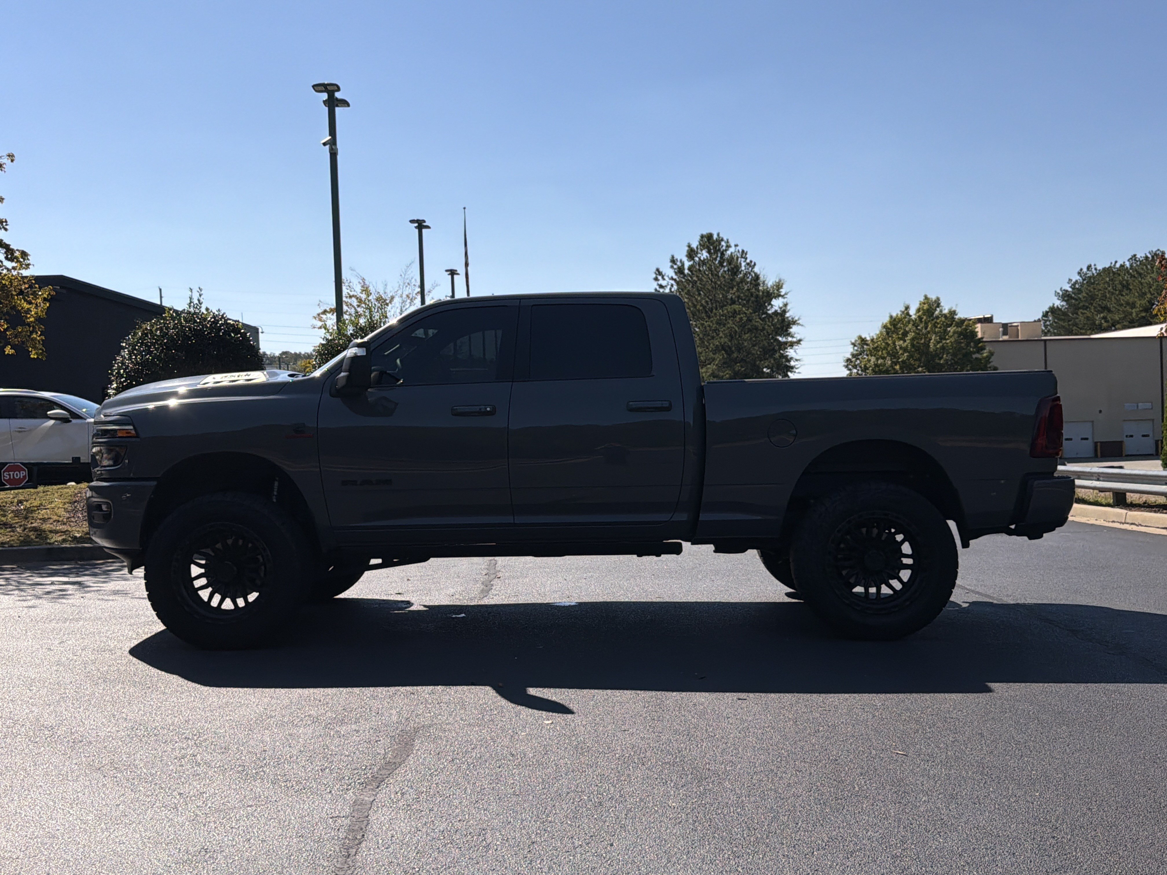 Used 2026 RAM 2500 Laramie AWD/4WD image 11