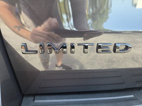 Used 2022 Ford Expedition Limited RWD image 14