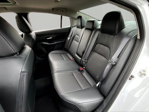 New 2026 Nissan Sentra SR FWD image 18