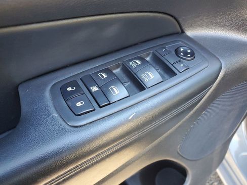 Used 2020 Jeep Grand Cherokee Altitude image 23