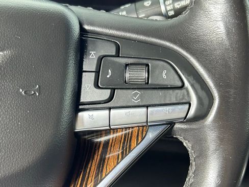 Used 2022 Cadillac Escalade ESV Premium Luxury image 32