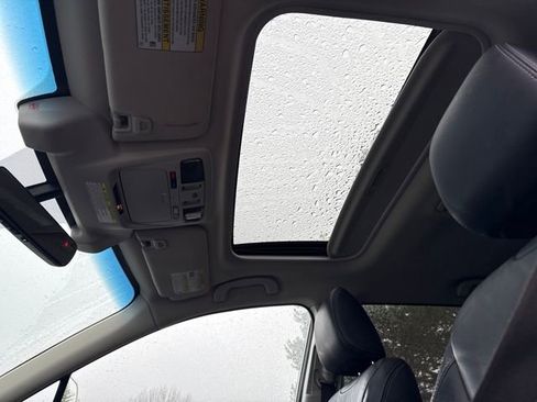 Used 2017 Subaru Outback 3.6R Limited image 32