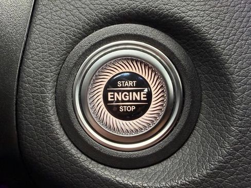 Used 2022 Mercedes-Benz GLC 300 4MATIC image 24