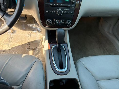 Used 2011 Chevrolet Impala LTZ FWD image 18