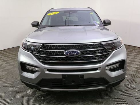 Used 2023 Ford Explorer XLT w/ Equipment Group 202A AWD/4WD image 4