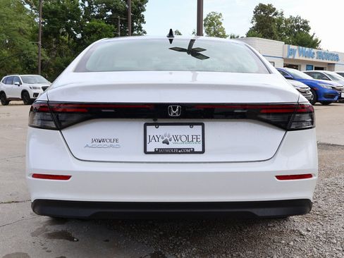 New 2025 Honda Accord SE image 6