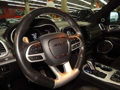 Used 2021 Jeep Grand Cherokee SRT image 16