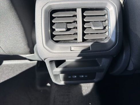 New 2026 Volkswagen Taos SE FWD image 8