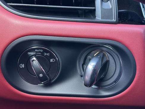 New 2025 Porsche Macan image 32