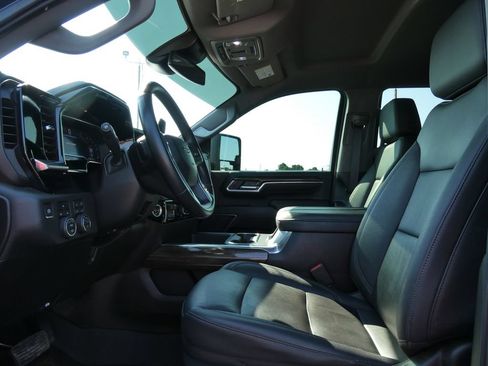 Certified 2024 Chevrolet Silverado 2500 LT w/ Midnight Edition AWD/4WD image 24