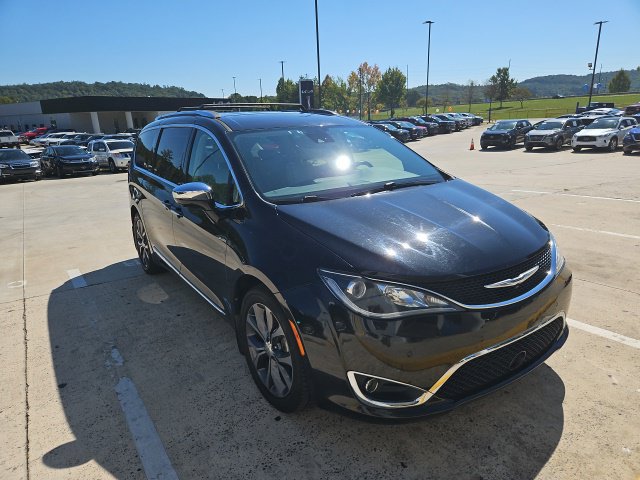 Used 2017 Chrysler Pacifica Limited FWD image 24