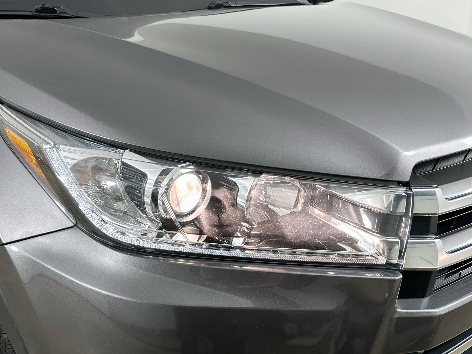 Used 2018 Toyota Highlander Limited AWD/4WD image 10