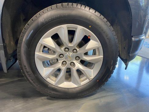 Used 2020 Chevrolet Silverado 1500 Custom w/ Custom Value Package image 7