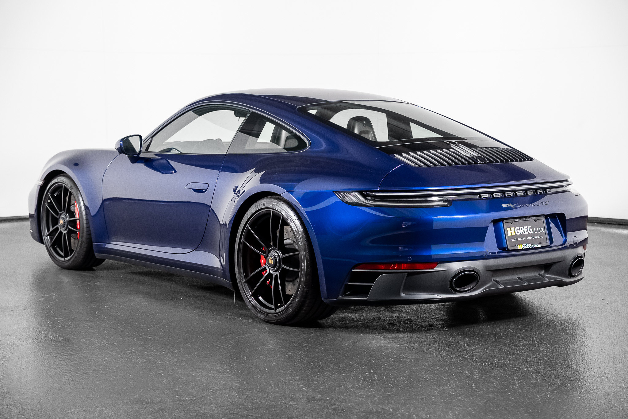 Used 2024 Porsche 911 Carrera GTS w/ Premium Package RWD image 21
