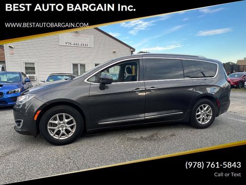Used 2020 Chrysler Pacifica Touring-L FWD image 1