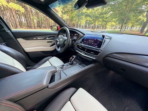 Used 2021 Cadillac CT5 Sport RWD image 18