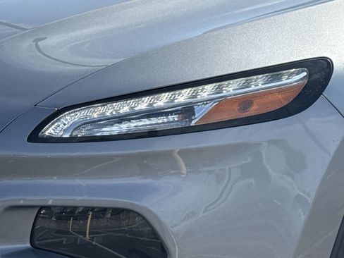 Used 2016 Jeep Cherokee Sport w/ Cold Weather Group FWD image 6