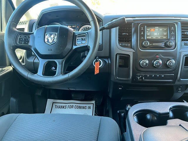Used 2018 RAM 2500 Tradesman w/ Chrome Appearance Group AWD/4WD image 13