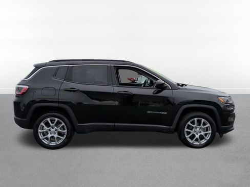 Used 2022 Jeep Compass Latitude AWD/4WD image 4