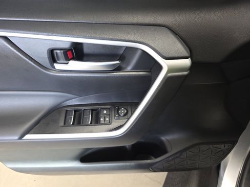 Used 2025 Toyota RAV4 XLE w/ Convenience Package FWD image 10