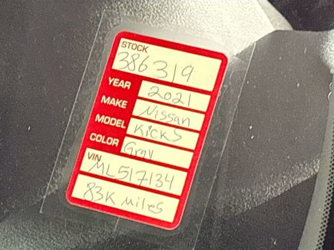 Used 2021 Nissan Kicks SR image 24