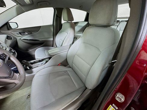Used 2017 Chevrolet Malibu LT image 11