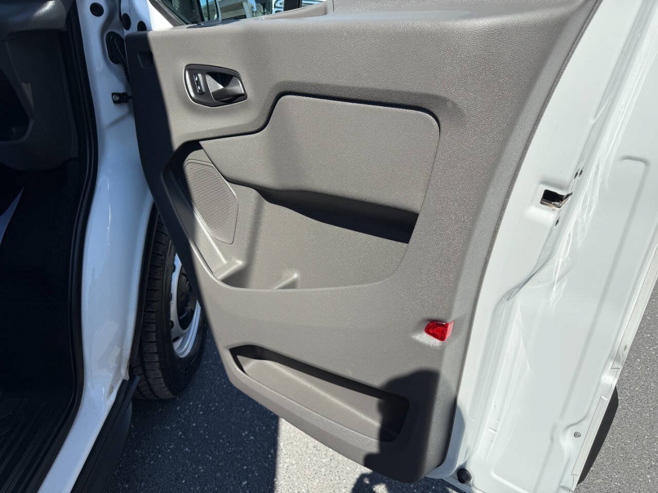 Used 2023 Ford Transit 250 Medium Roof RWD image 28