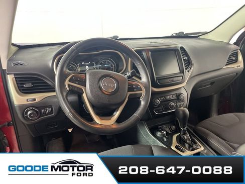 Used 2015 Jeep Cherokee Latitude w/ Cold Weather Group image 8