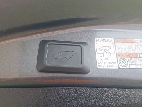 Used 2016 Toyota RAV4 XLE FWD image 16