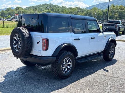 Used 2025 Ford Bronco Badlands w/ Black Appearance Package AWD/4WD image 8