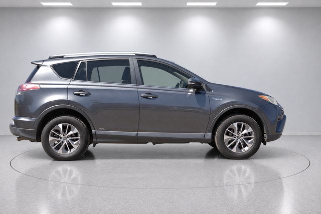 Used 2017 Toyota RAV4 XLE w/ Carpet Mat Package AWD/4WD image 2