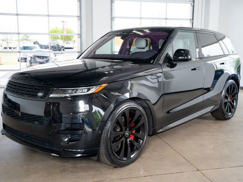 Used 2023 Land Rover Range Rover Sport SE Dynamic image 11