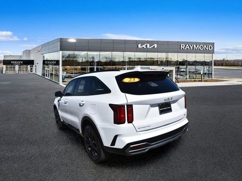Used 2023 Kia Sorento SX AWD/4WD image 5