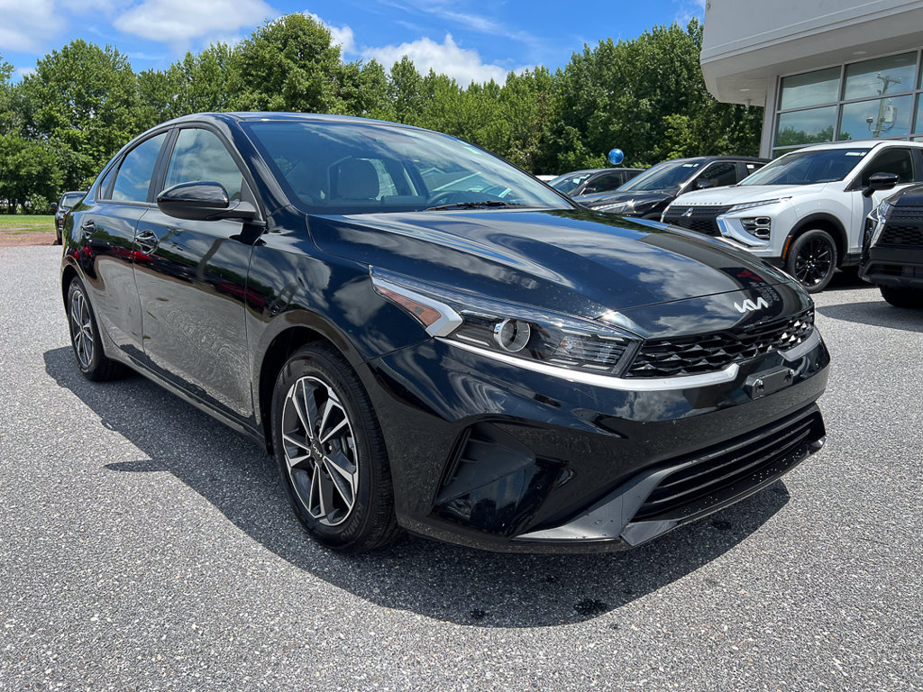 Used 2023 Kia Forte LXS FWD image 8