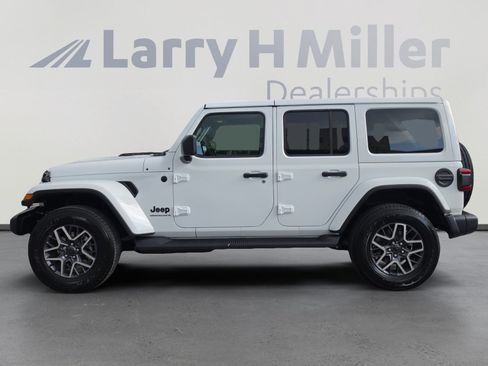 New 2026 Jeep Wrangler Unlimited Sahara AWD/4WD image 2